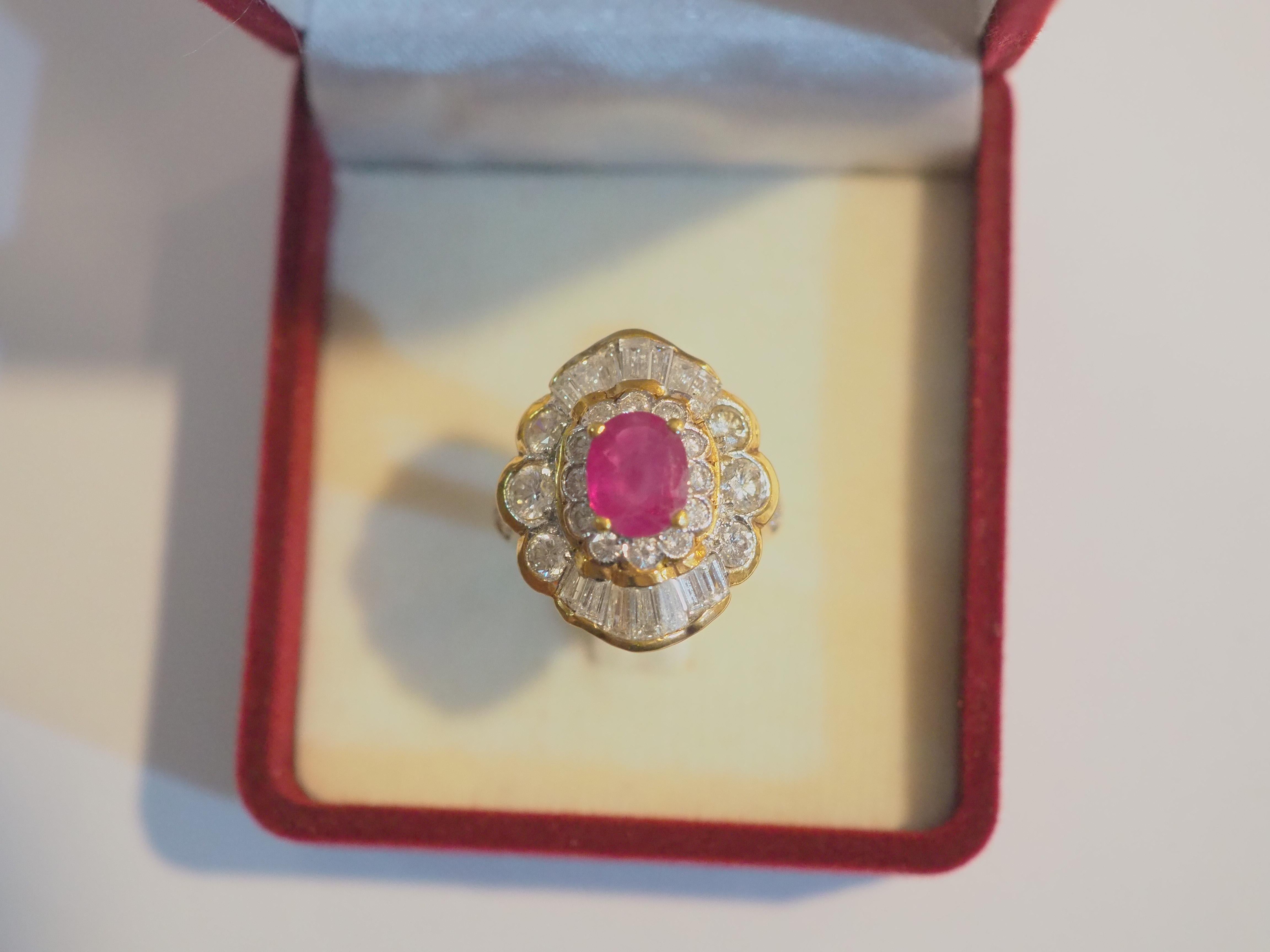 18k Gold 1.06 Carat Oval Burma Ruby & 1.41 Carat Diamond Cocktail Ring For Sale 2
