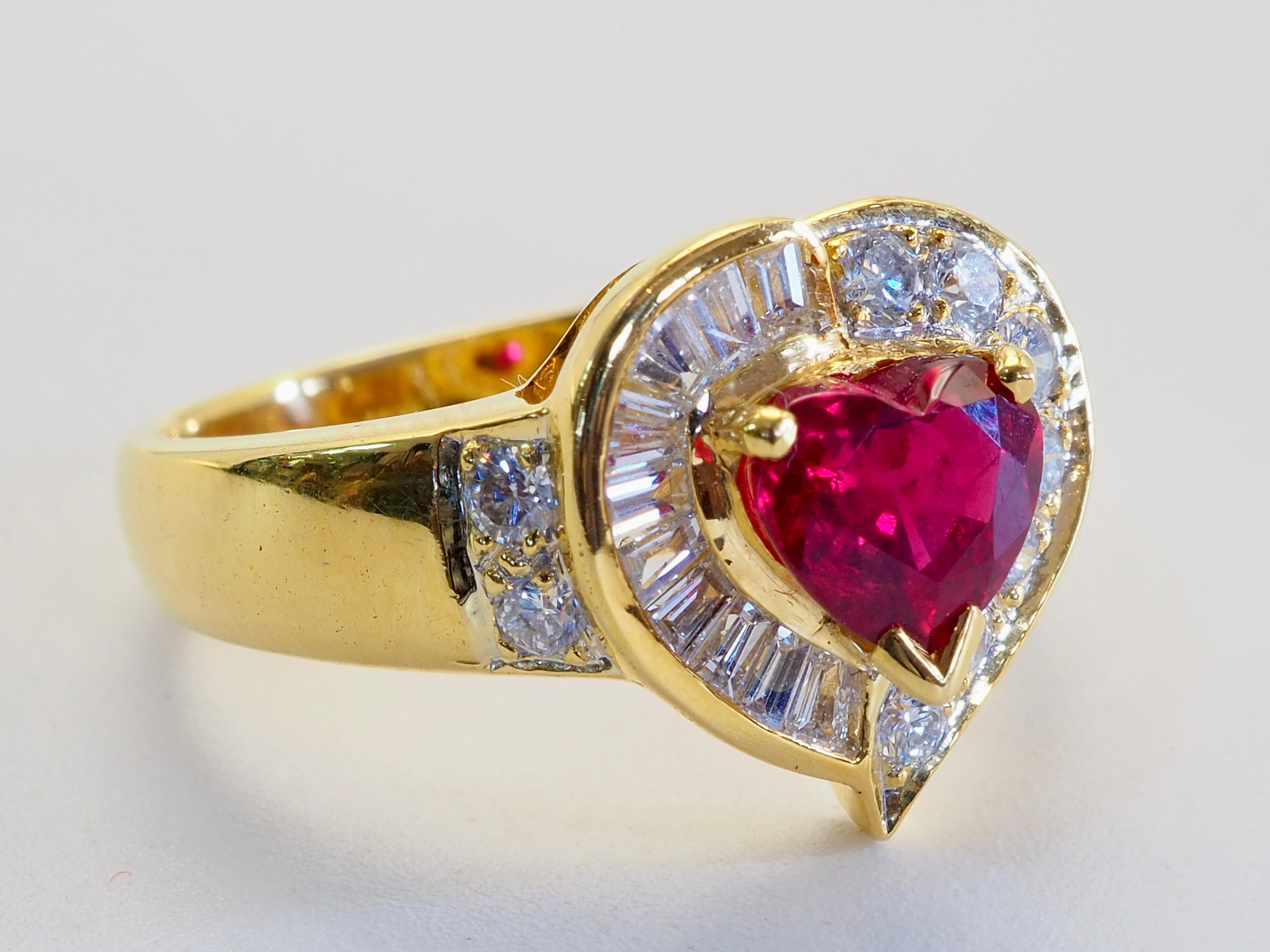 18K Gold 1.06ct Heart Pigeon's Blood Ruby & 0.58ct Diamond Fine Ring In New Condition For Sale In เกาะสมุย, TH