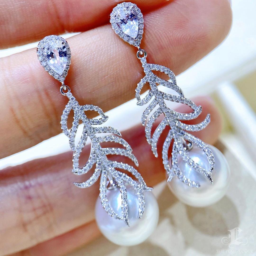 Women's 【Crown Radiance】Feather-Line Aurora South Sea Pearl Diamond Evening Earrings For Sale