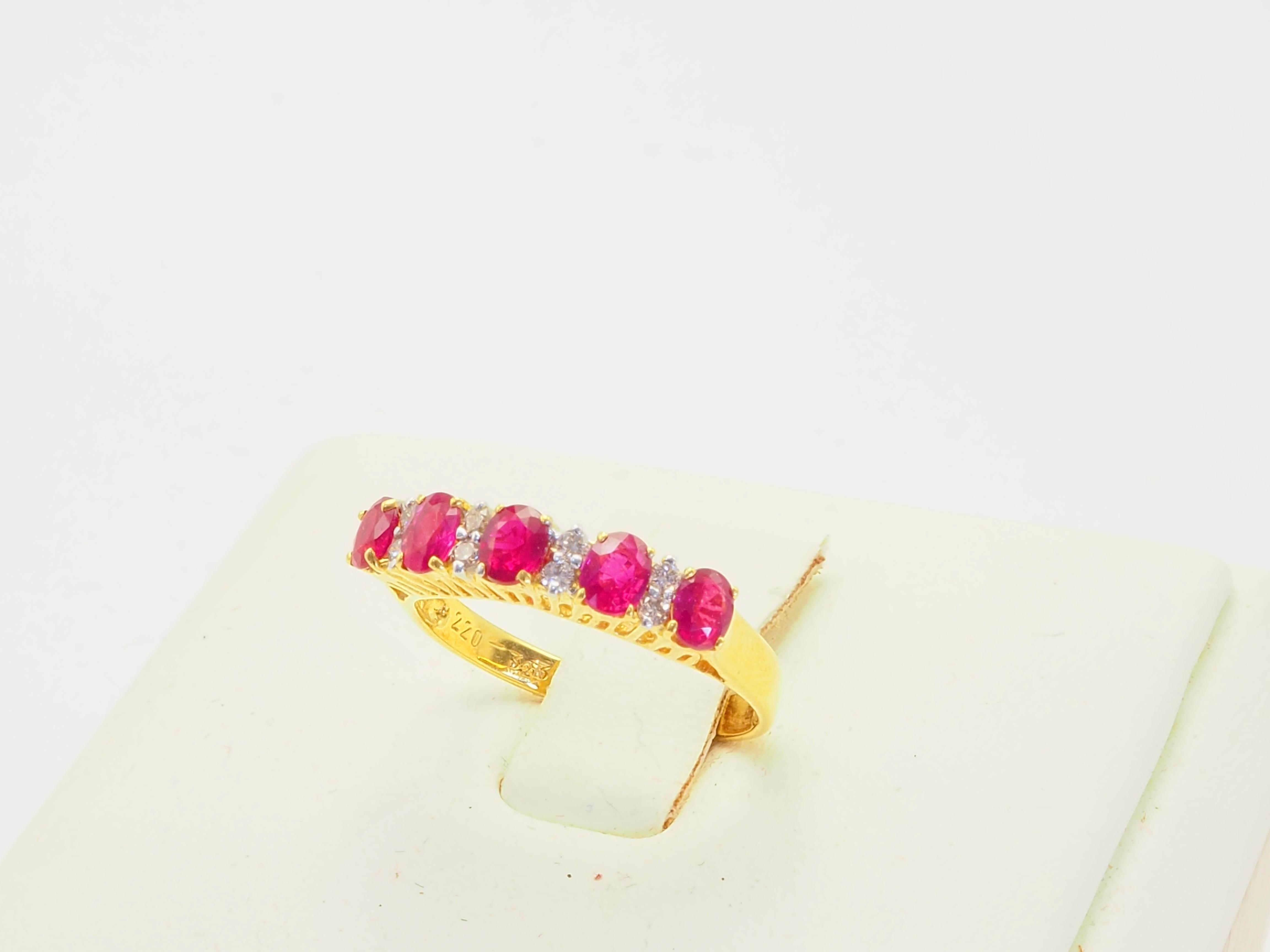 18K Gold 1.09ct Five Oval Rubies & 0.12ct Diamond Band Ring For Sale 1