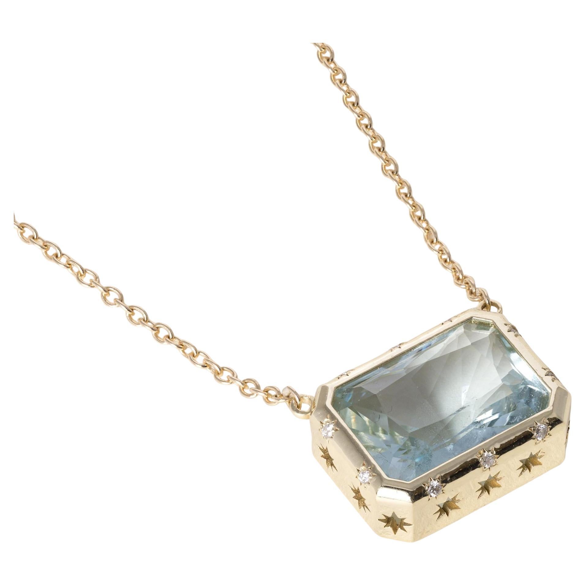 18K Gold 10ct Aquamarine and Diamond Starburst Necklace For Sale
