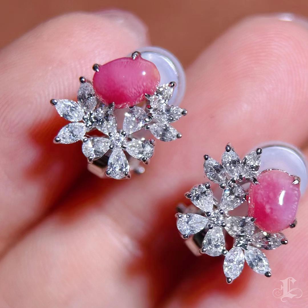 Uncut 【Conchéa】Blooming Petals Conch Pearl & Diamond Earrings — 1.35ct For Sale