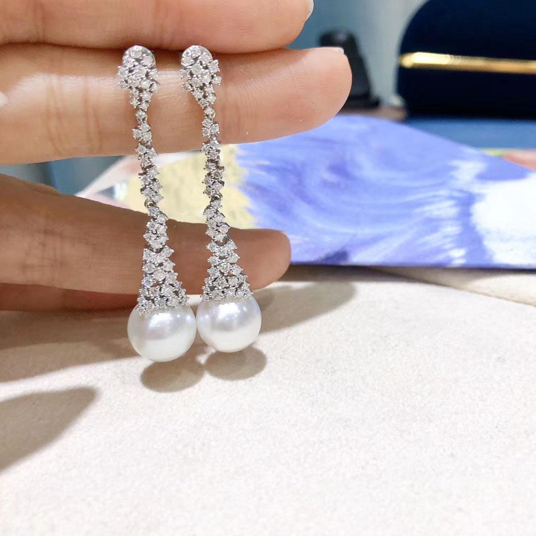 【Lustre Arc】Aurora Linear Cascade AAAA South Sea Pearl Diamond Earrings For Sale 3