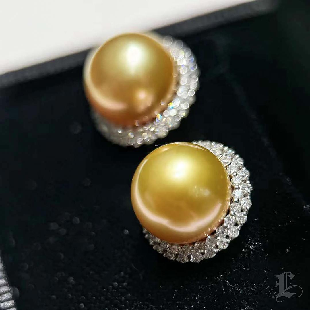 【Crown Radiance】Sun Halo Aurora Golden South Sea Pearl Diamond Stud Earrings In New Condition For Sale In New York, NY