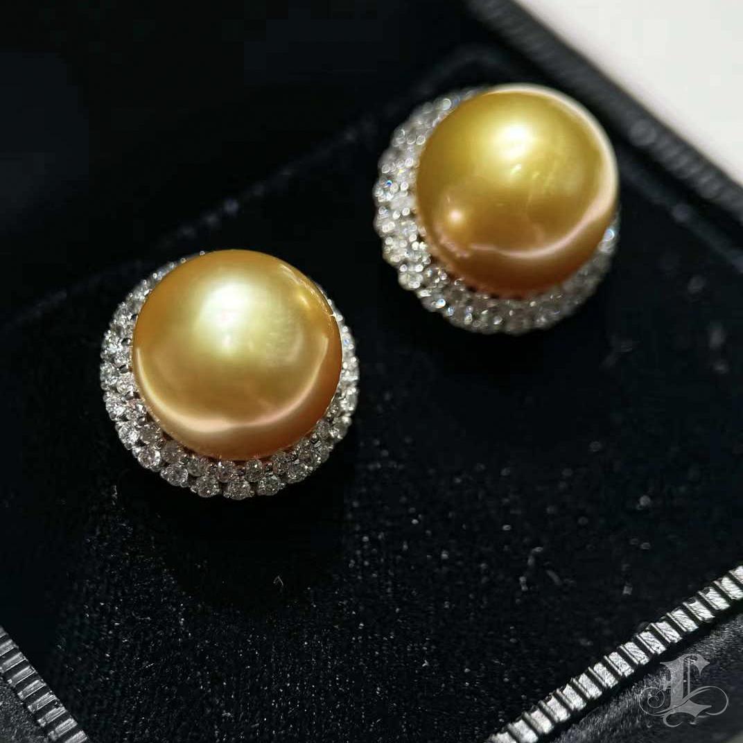 【Crown Radiance】Sun Halo Aurora Golden South Sea Pearl Diamond Stud Earrings For Sale 2