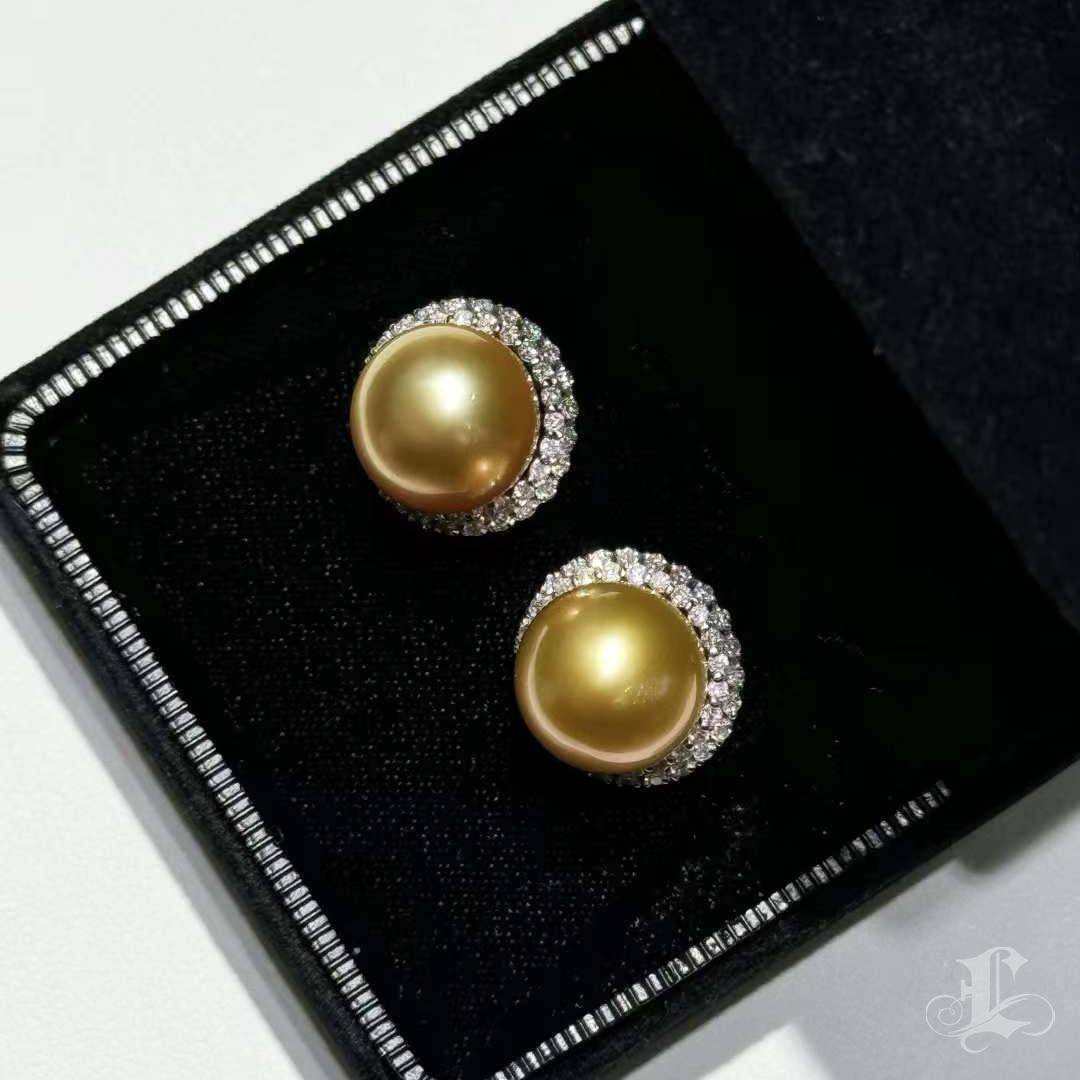 【Crown Radiance】Sun Halo Aurora Golden South Sea Pearl Diamond Stud Earrings For Sale 3
