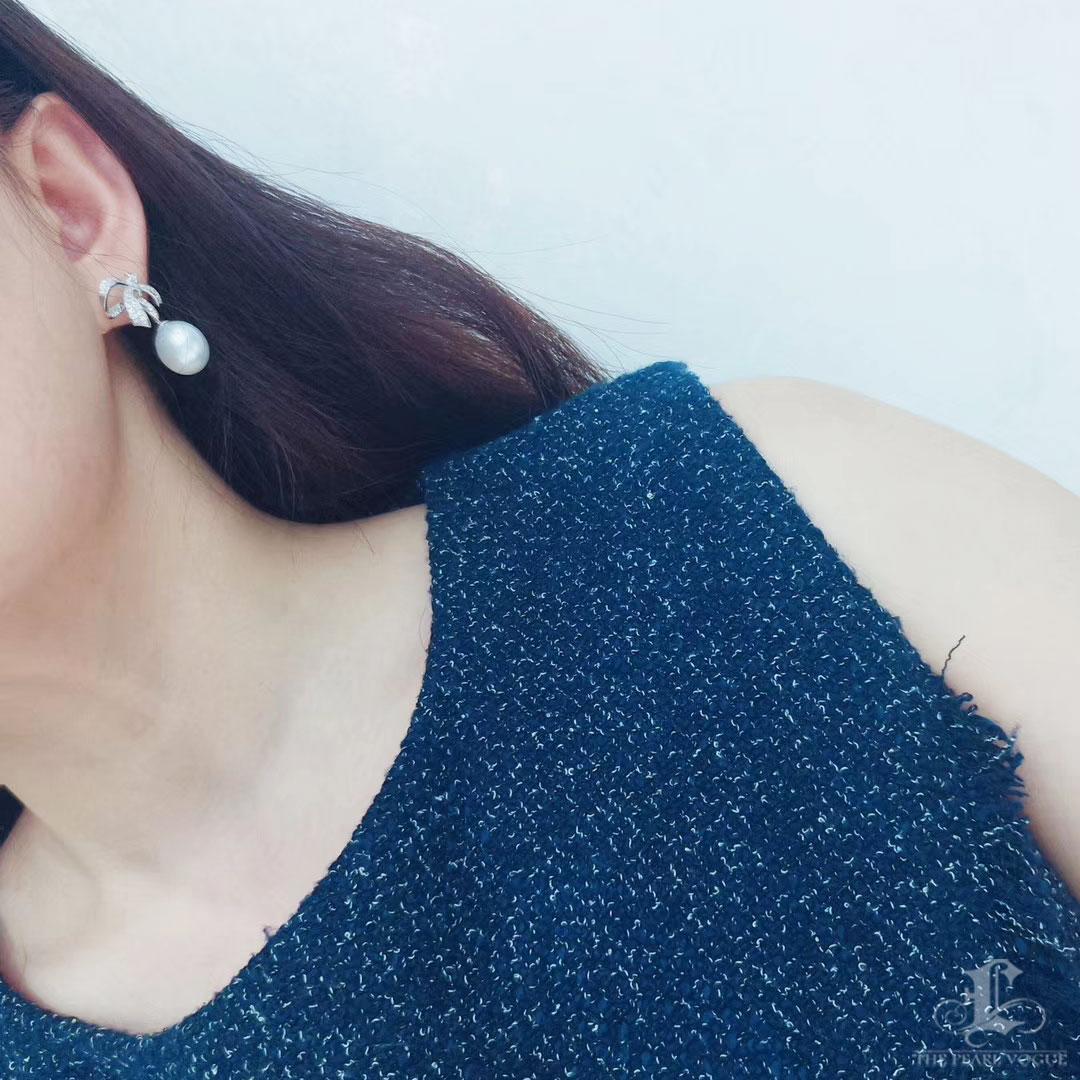 Uncut 【Crown Radiance】Gala Ribbon Aurora South Sea Pearl Earrings For Sale