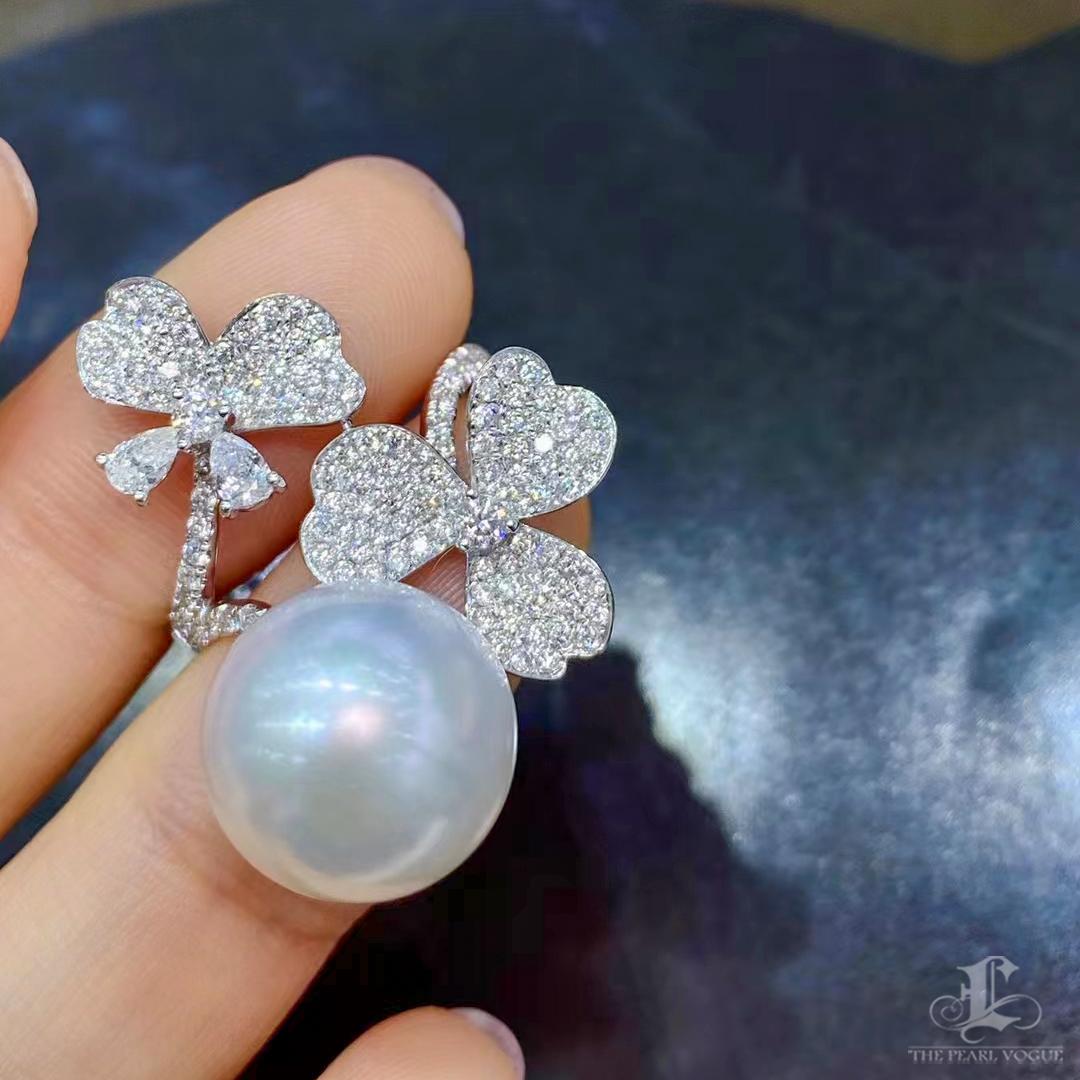【Vine Symphony】Floral Vine Aurora South Sea Pearl Diamond Cocktail Ring For Sale 1