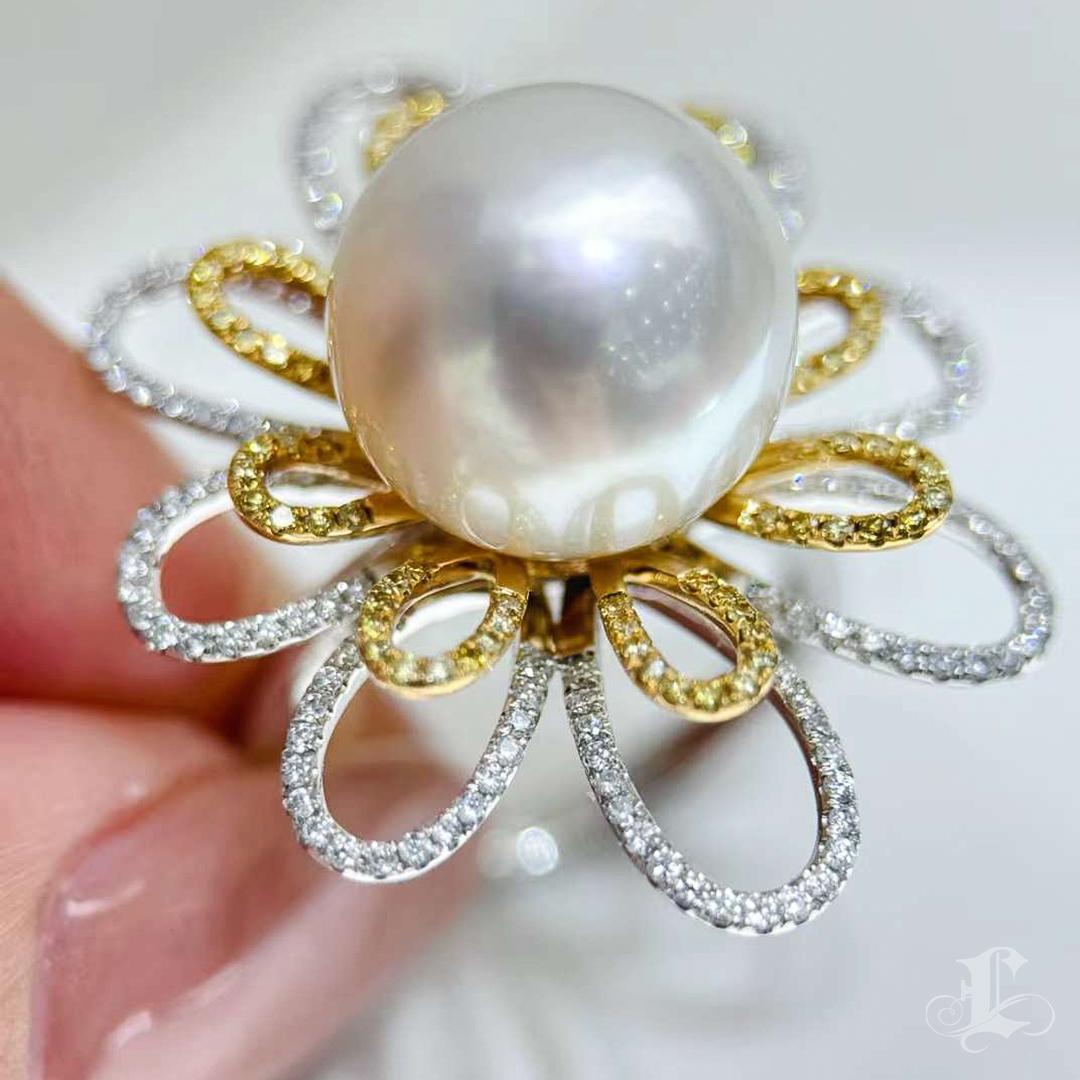 Women's 【Vine Symphony】Imperial Bloom Aurora South Sea Pearl Diamond Ring in 18K Gold For Sale