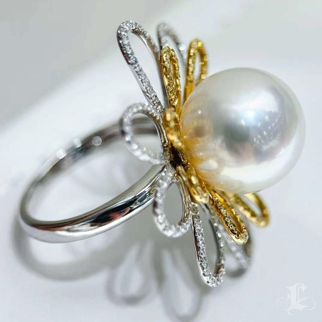 【Vine Symphony】Imperial Bloom Aurora South Sea Pearl Diamond Ring in 18K Gold For Sale 1