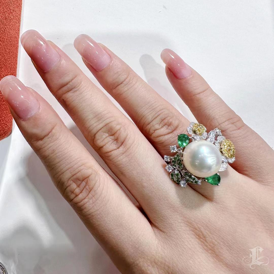 Uncut 【Vine Symphony】Botanic Muse Aurora South Sea Pearl Emerald Diamond Ring For Sale