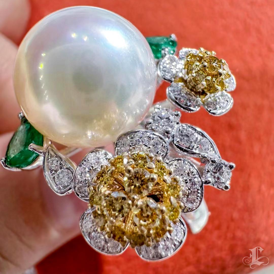 Women's 【Vine Symphony】Botanic Muse Aurora South Sea Pearl Emerald Diamond Ring For Sale
