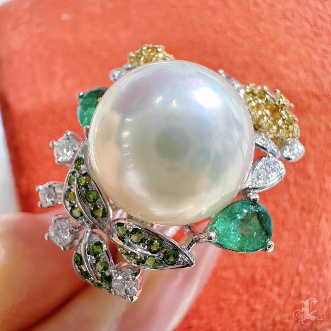 【Vine Symphony】Botanic Muse Aurora South Sea Pearl Emerald Diamond Ring For Sale 1