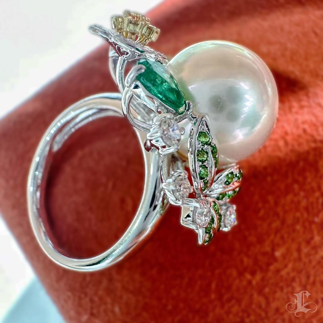 【Vine Symphony】Botanic Muse Aurora South Sea Pearl Emerald Diamond Ring For Sale 2