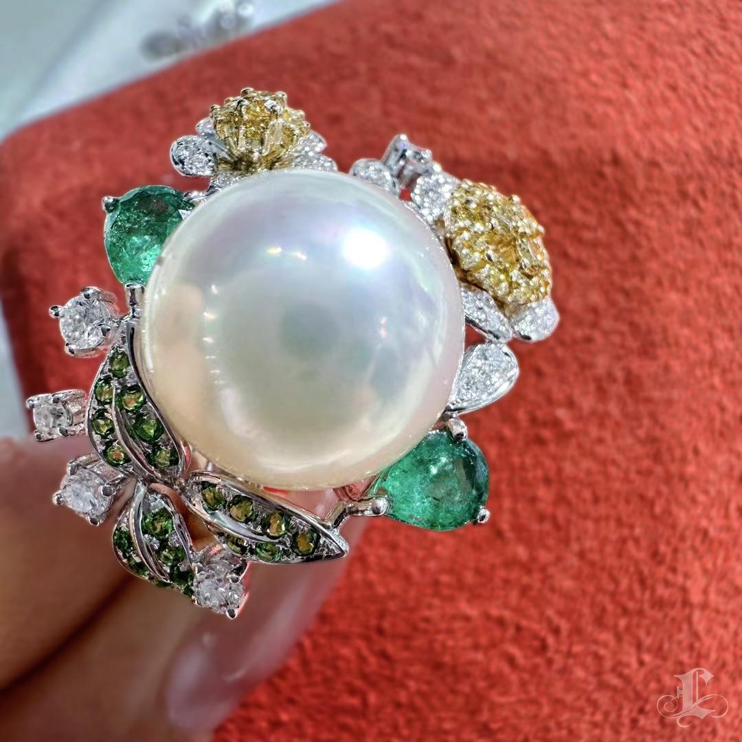 【Vine Symphony】Botanic Muse Aurora South Sea Pearl Emerald Diamond Ring For Sale 3