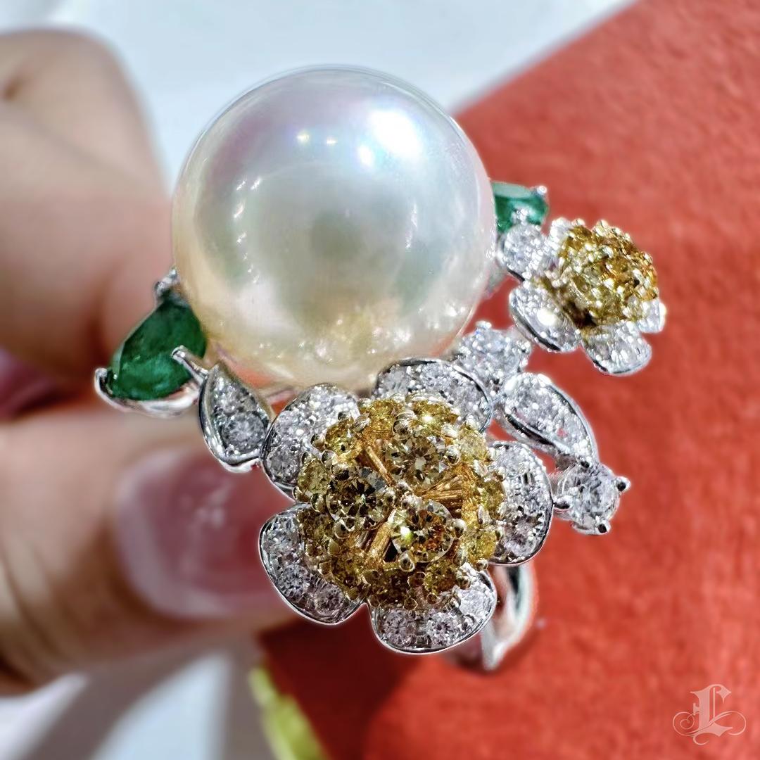 【Vine Symphony】Botanic Muse Aurora South Sea Pearl Emerald Diamond Ring For Sale 4
