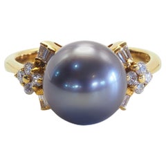 Anillo de cóctel de oro de 18 quilates con perla de Tahití de 10 mm y diamantes de 0,25 ct