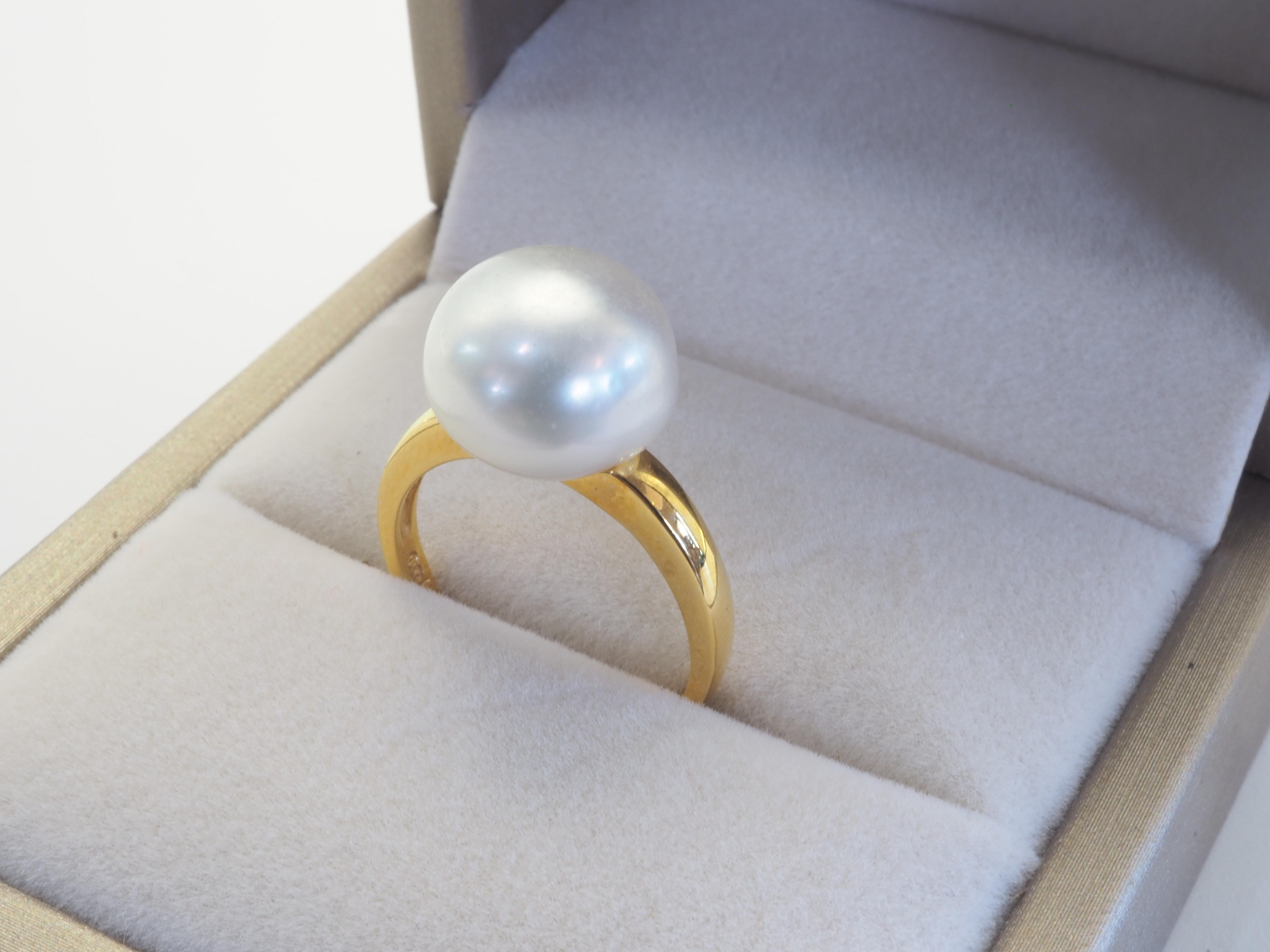 Women's 18k Gold 11 mm Free Form South Sea Pearl Solitaire Ring For Sale