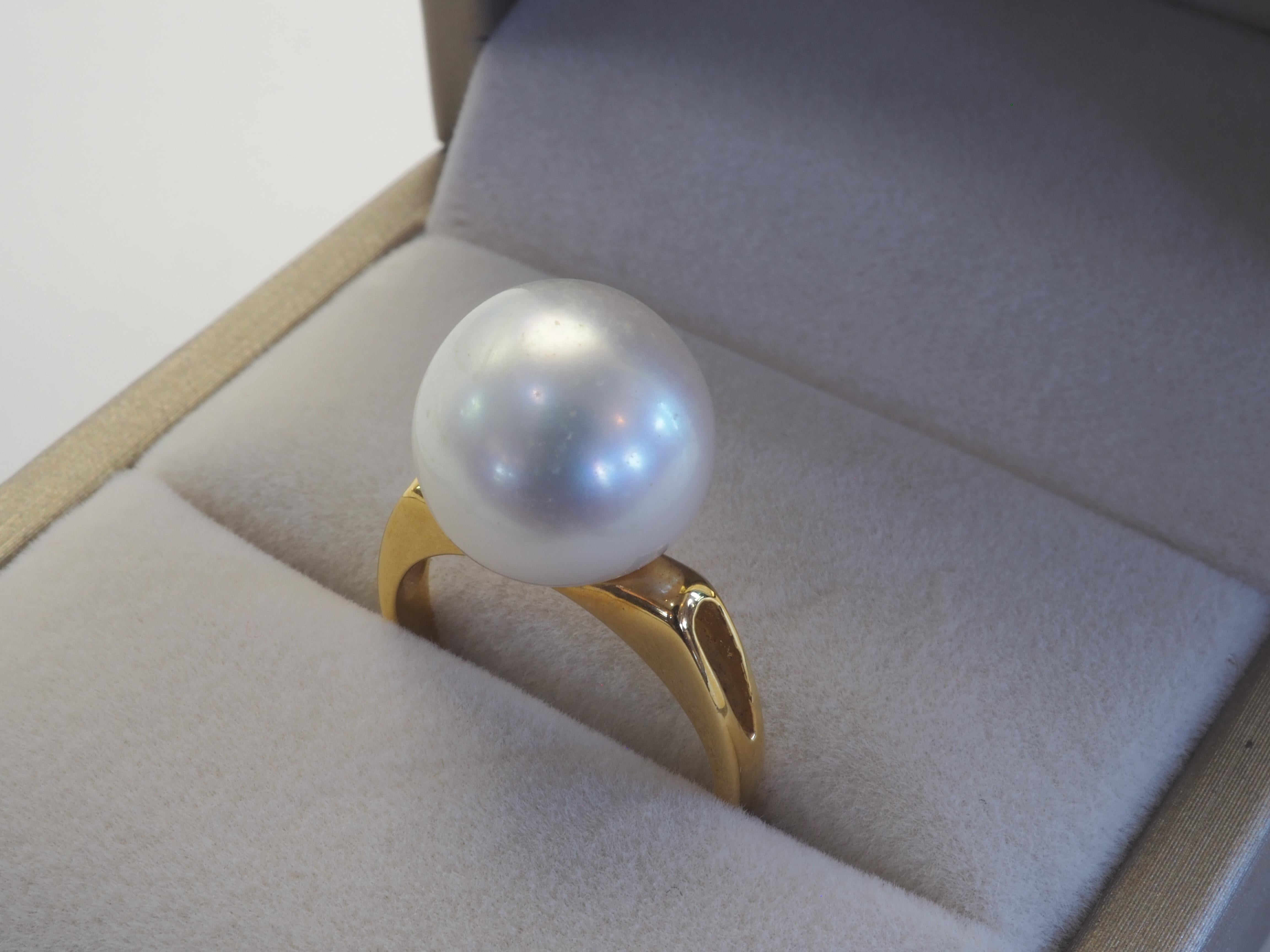 Women's 18k Gold 11 mm South Sea Pearl Solitaire Ring For Sale