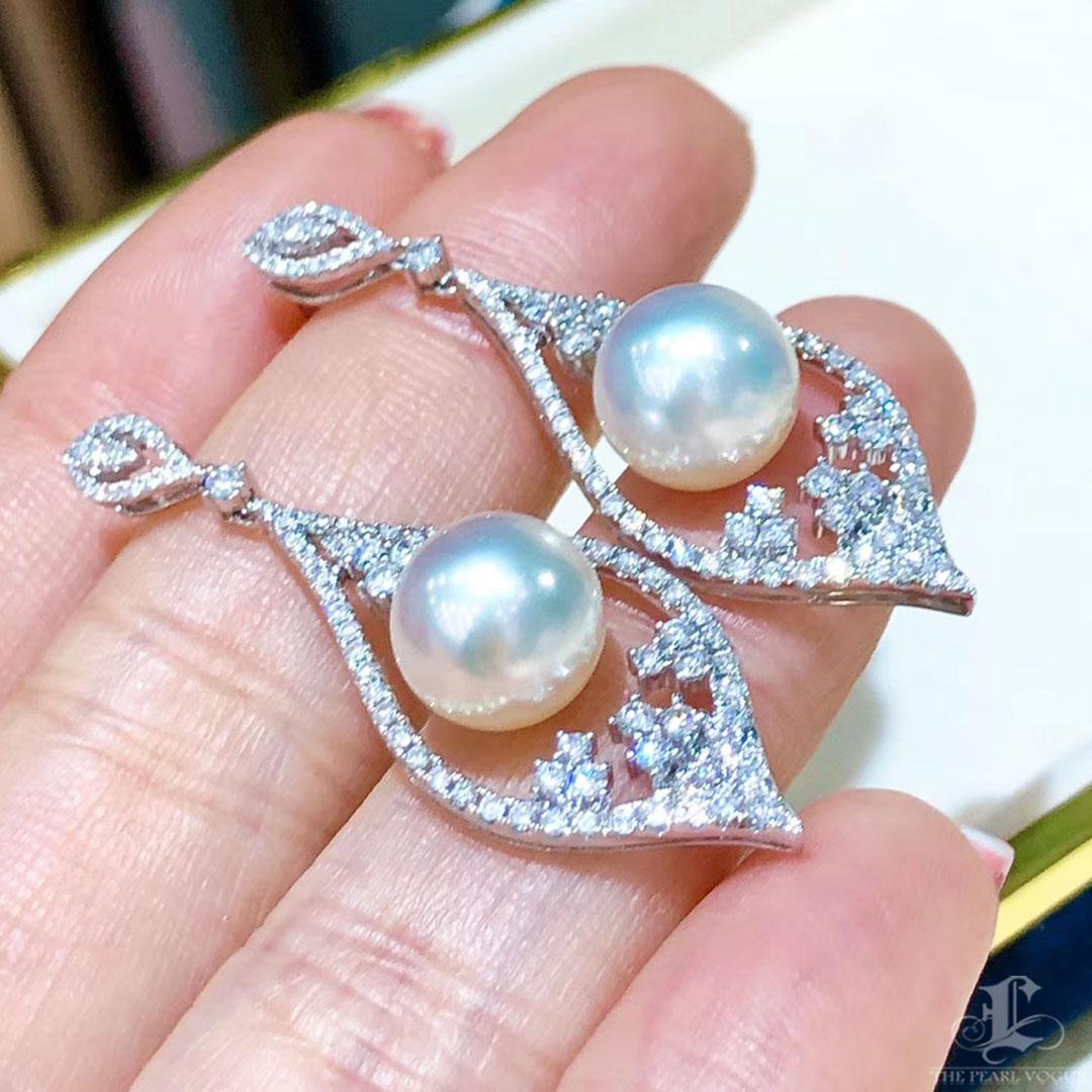 【Crown Radiance】Aurora Teardrop South Sea Pearl Diamond Gala Earrings In New Condition For Sale In New York, NY