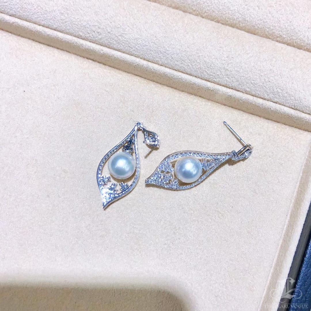 【Crown Radiance】Aurora Teardrop South Sea Pearl Diamond Gala Earrings For Sale 1