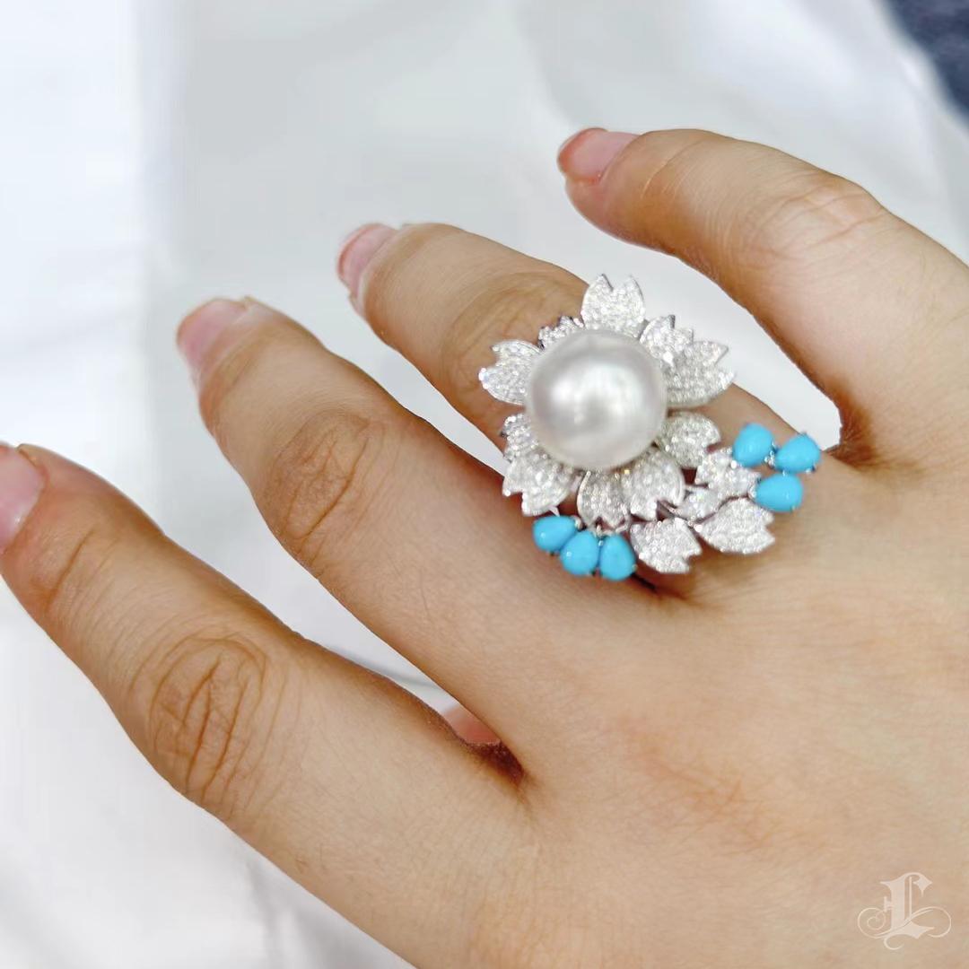 【Vine Symphony】Blossom Wreath South Sea Pearl Turquoise Diamond Ring In New Condition For Sale In New York, NY