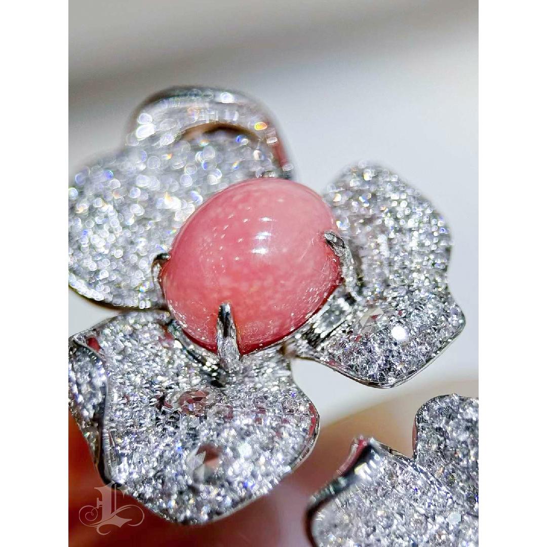 【Conchéa】Eternal Bloom Conch Pearl & Diamond Flower Ring — 2.35ct In New Condition For Sale In New York, NY