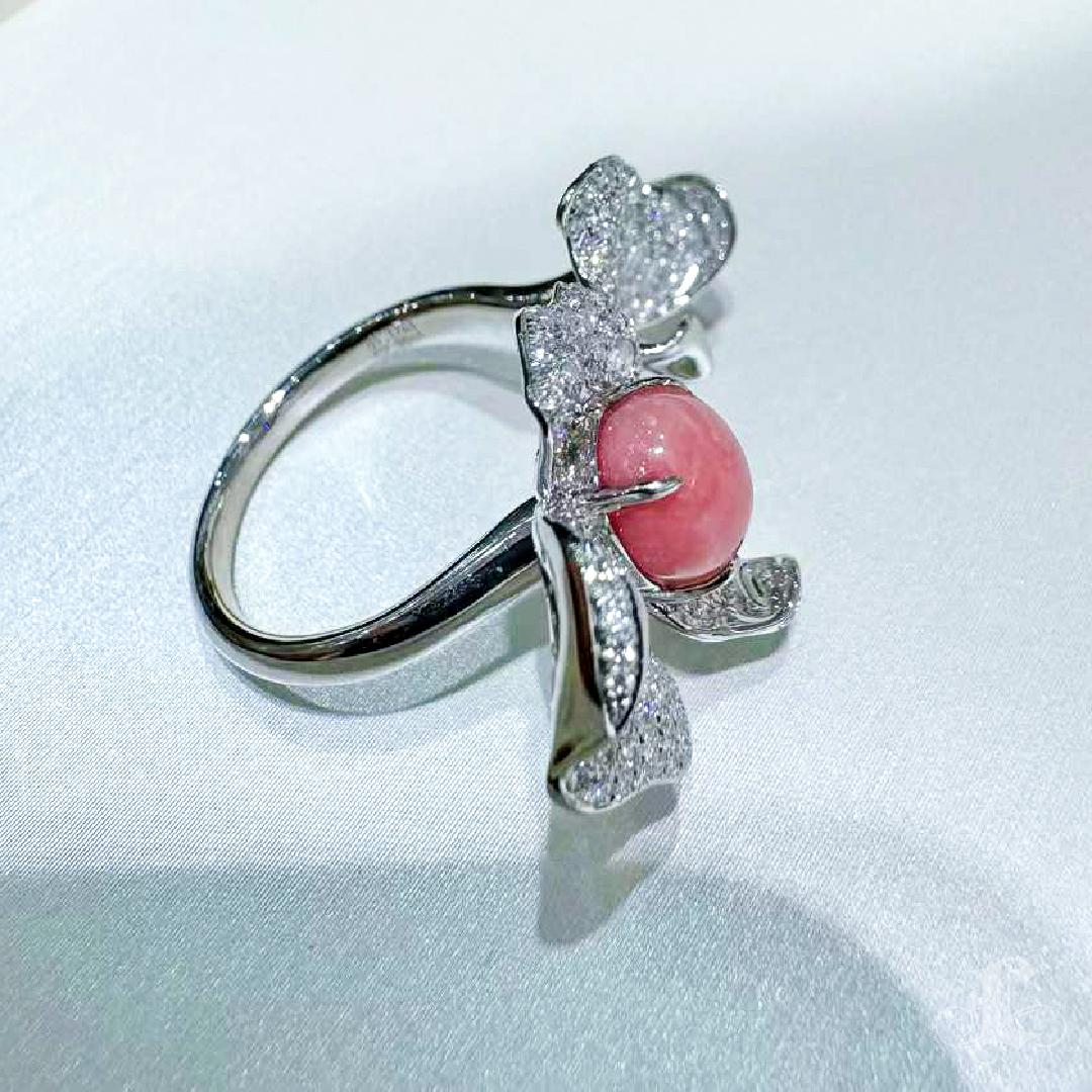 【Conchéa】Eternal Bloom Conch Pearl & Diamond Flower Ring — 2.35ct For Sale 5