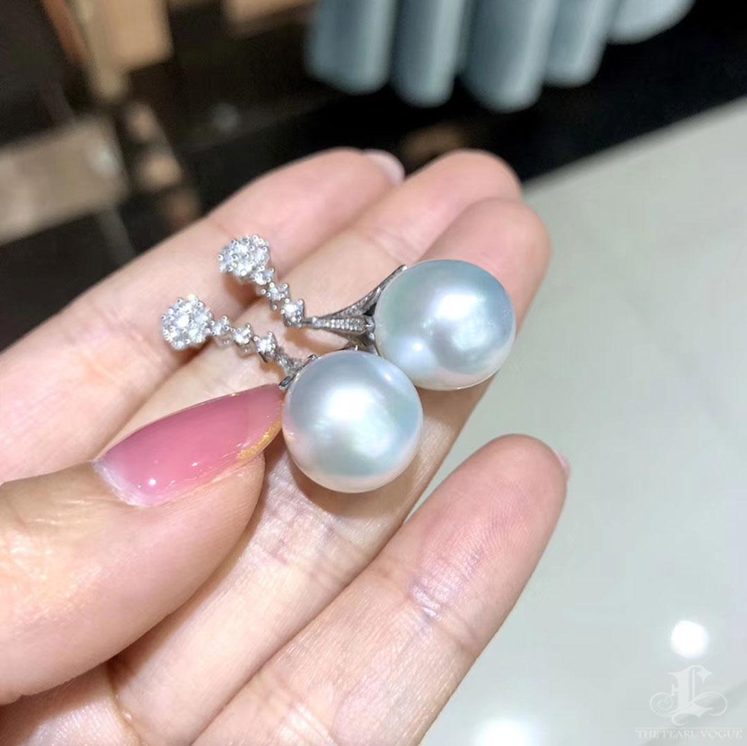 【Crown Radiance】Pendientes de Diamantes y Perlas del Mar del Sur Aurora de Cresta Radiante en venta 3