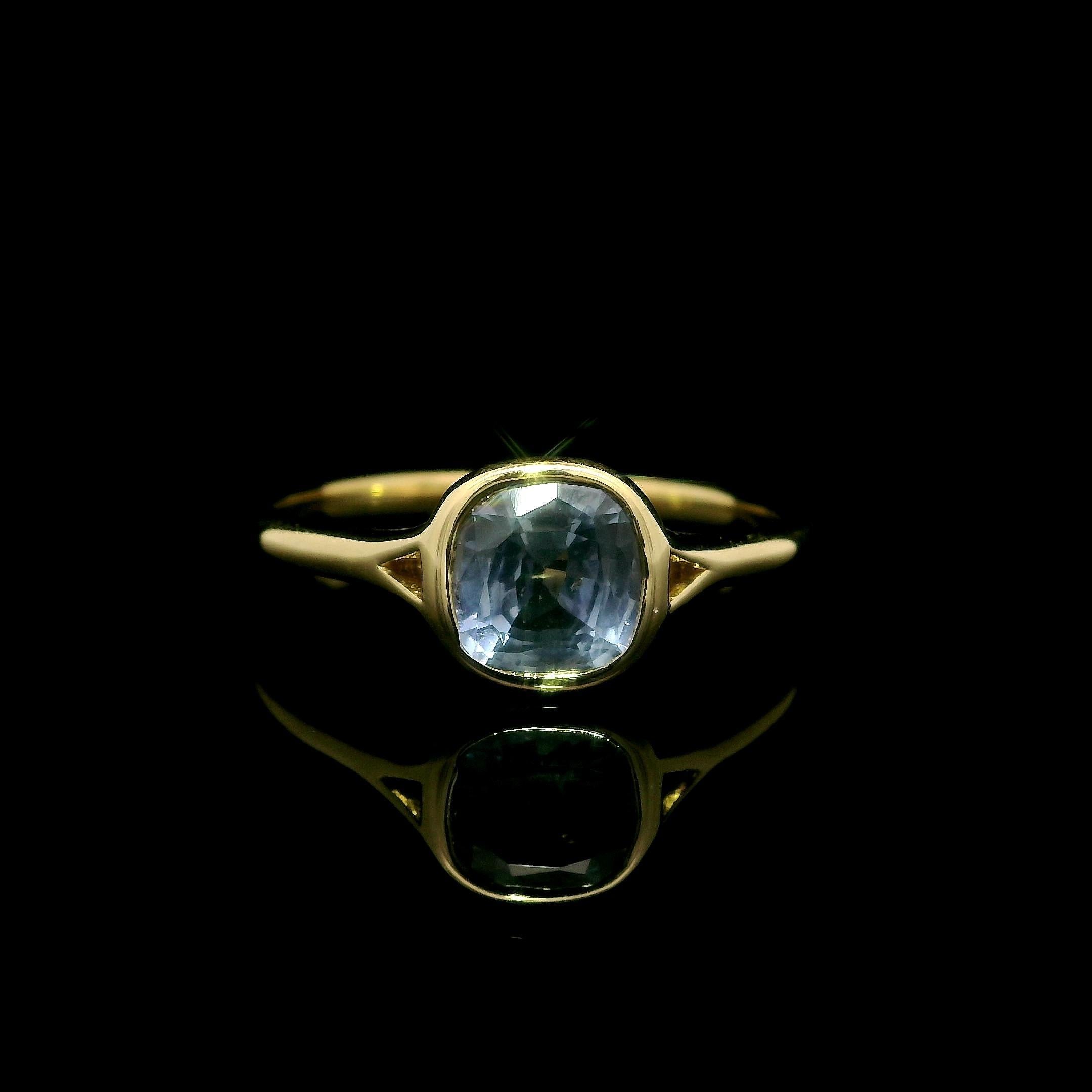 --Stein(e):--
(1) Natürlicher echter Saphir - kissenförmiger quadratischer Stufenschliff - Lünette - kornblumenblaue Farbe - keine Erhitzung - Ceylon - 1,13ct (exakt-zertifiziert)
** Vollständige Informationen siehe unten unter