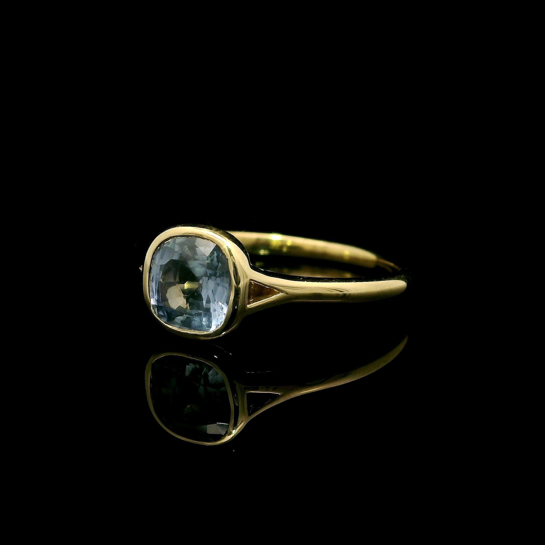 18k Gold 1,13ct keine Hitze Ceylon Kissen Schritt Schliff Saphir Lünette Solitär Ring im Zustand „Neu“ im Angebot in Montclair, NJ