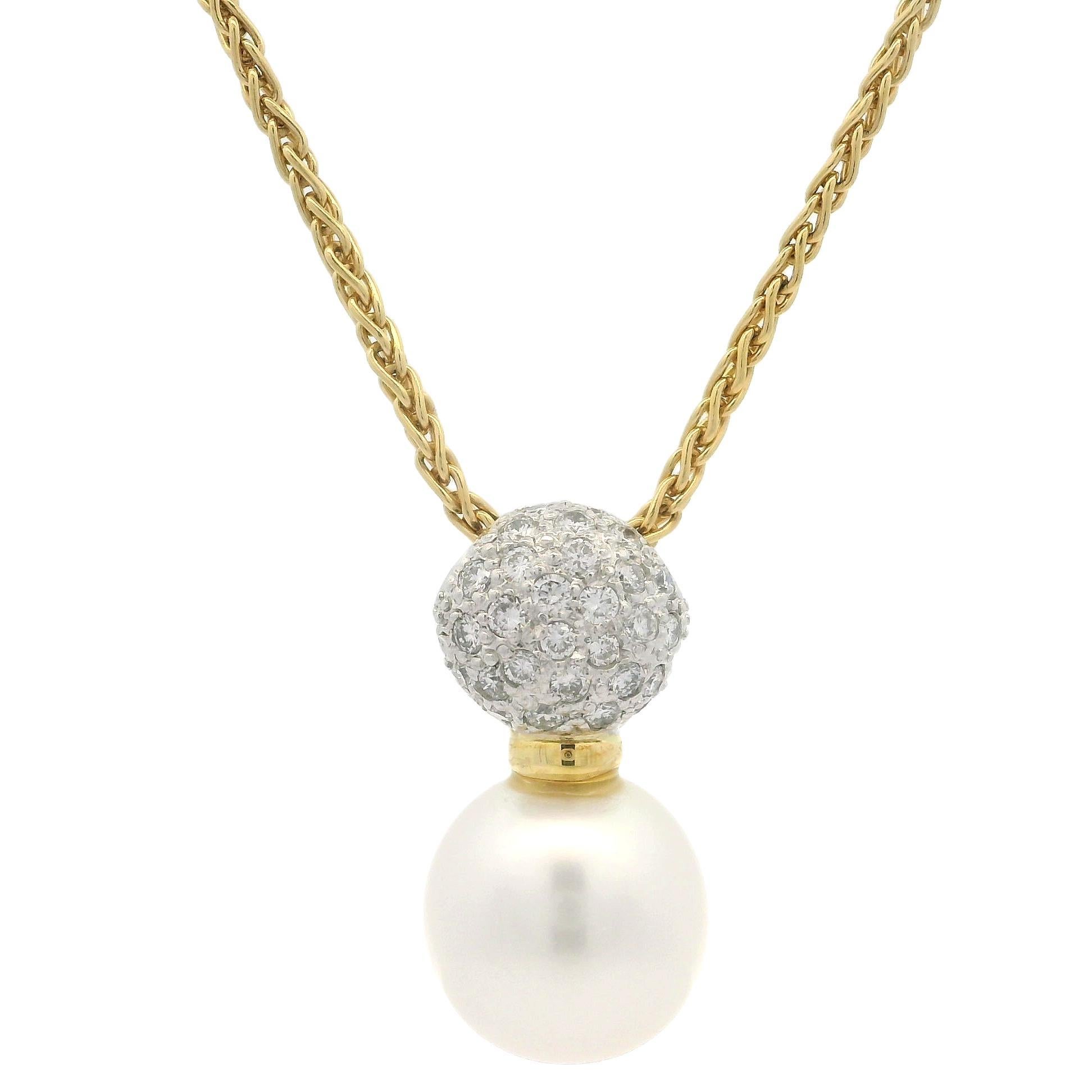 Taille ronde Pendentif Slide en or 18k avec perle de 11,3 mm et diamant de 0,50ctw Chaîne à maillons en blé de 18 pouces en vente