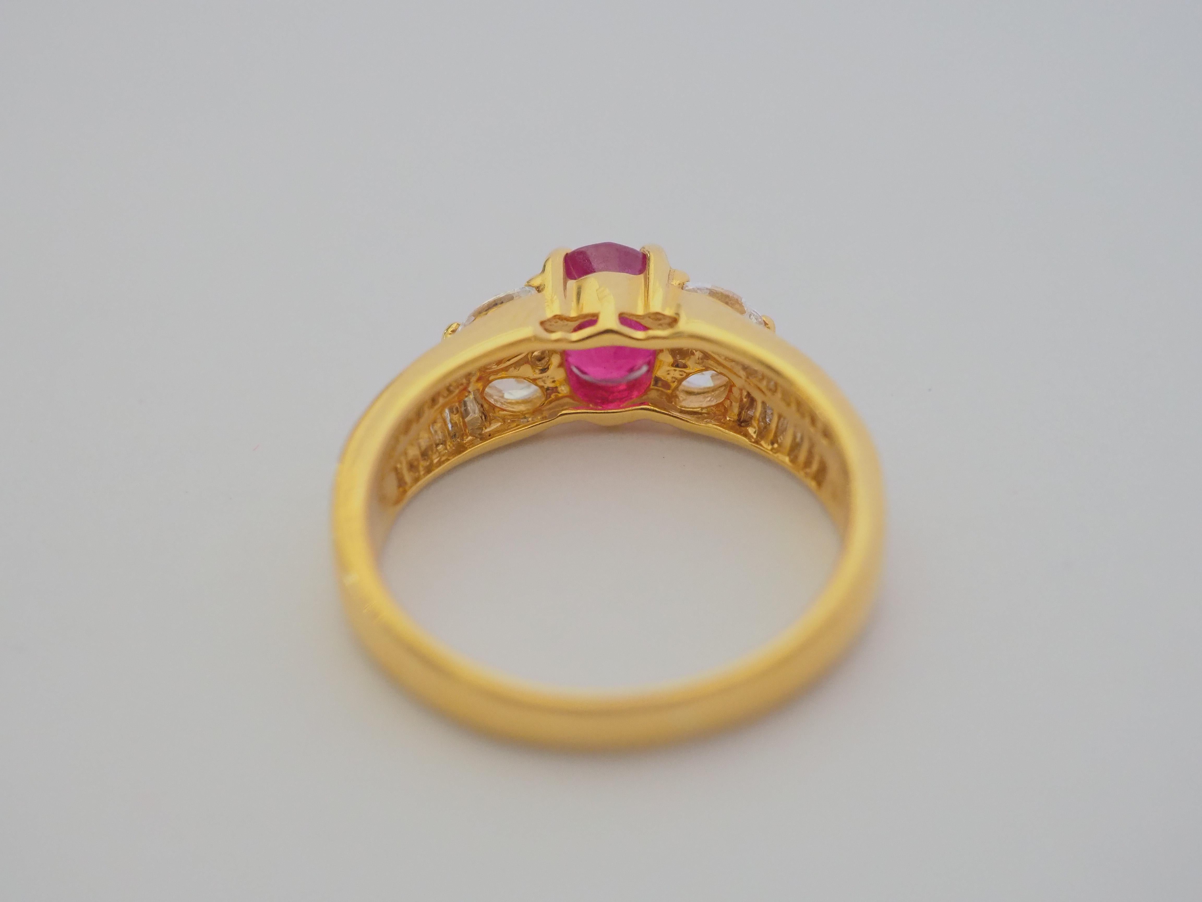 18K Gold 1.14ct Burma Ruby &0.58ct Assorted Diamonds Cocktail Ring In Excellent Condition For Sale In เกาะสมุย, TH