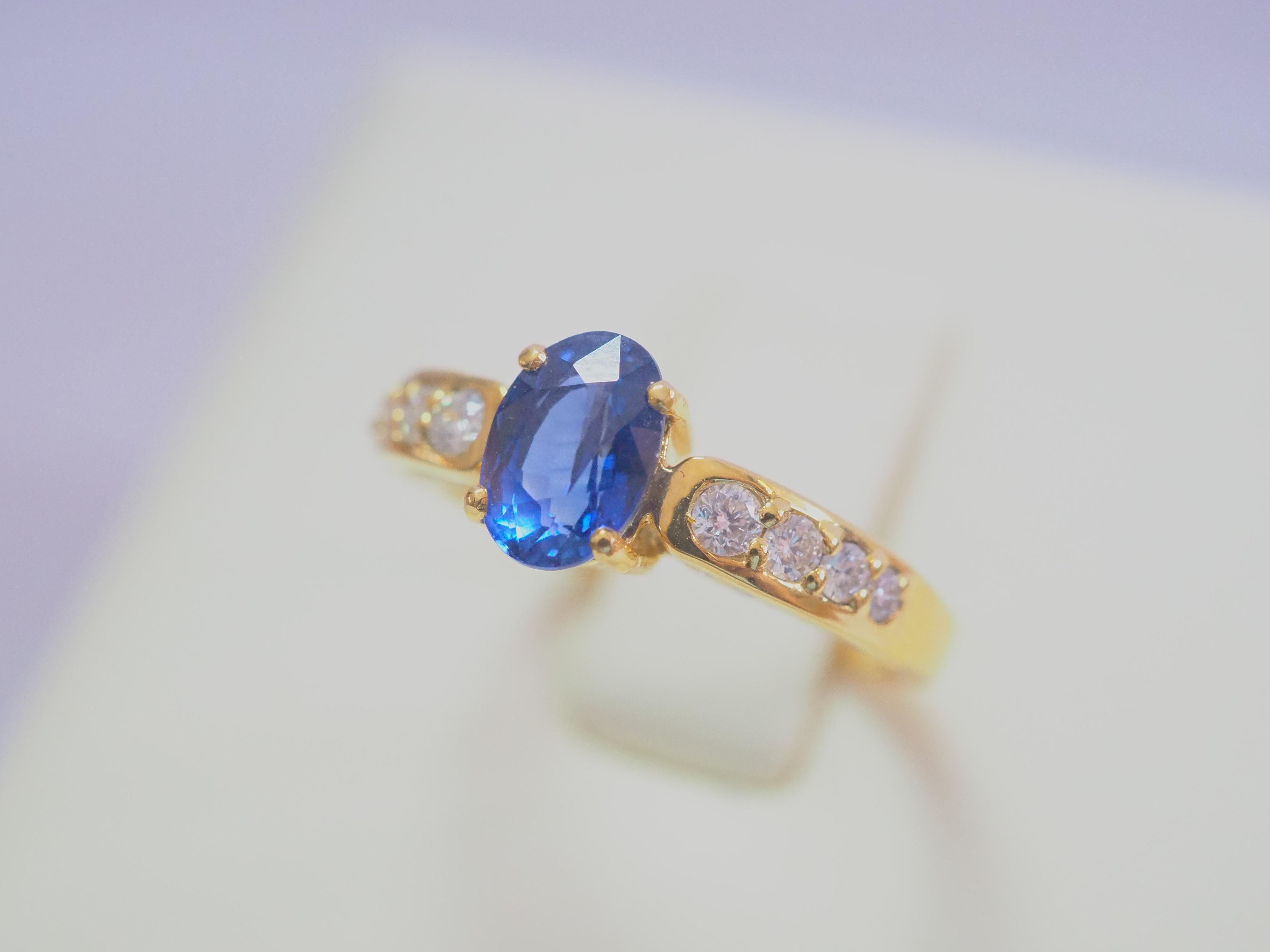 18k Gold 1.15ct Cornflower Blue Sapphire & 0.40ct Diamond Engagement Ring For Sale 2
