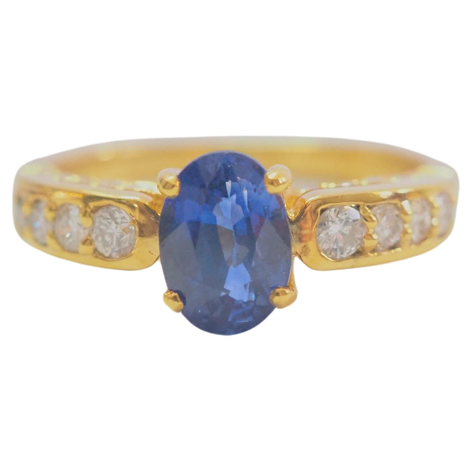 18k Gold 1.15ct Cornflower Blue Sapphire & 0.40ct Diamond Engagement Ring For Sale