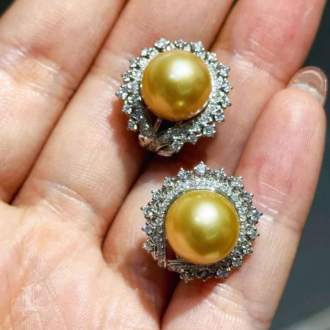 Women's 【Crown Radiance】Golden Wreath Aurora South Sea Pearl Diamond Earrings For Sale