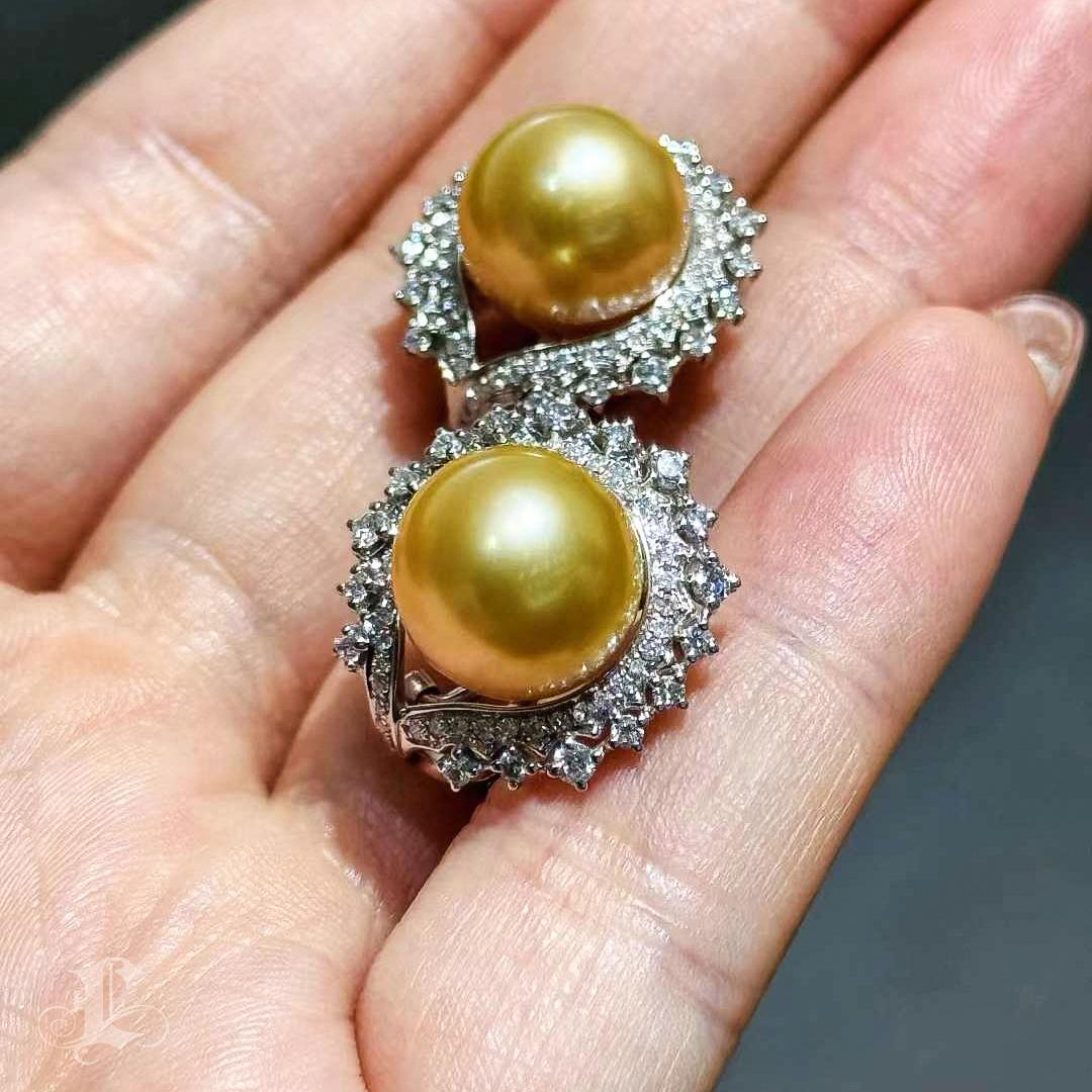 【Crown Radiance】Golden Wreath Aurora South Sea Pearl Diamond Earrings For Sale 3