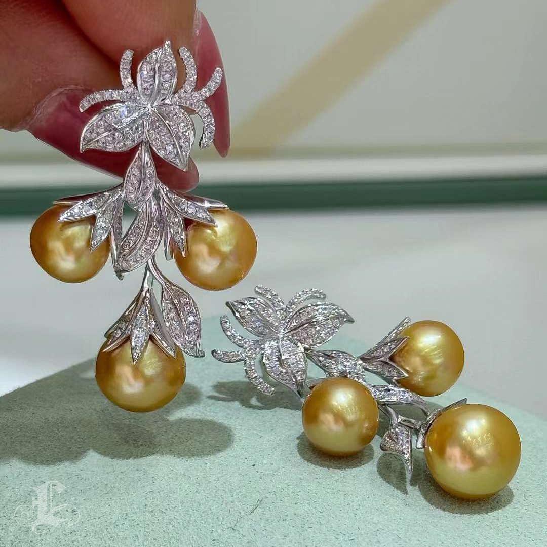 Women's 【Vine Symphony】Golden Vine Aurora South Sea Pearl & Diamond Earrings For Sale