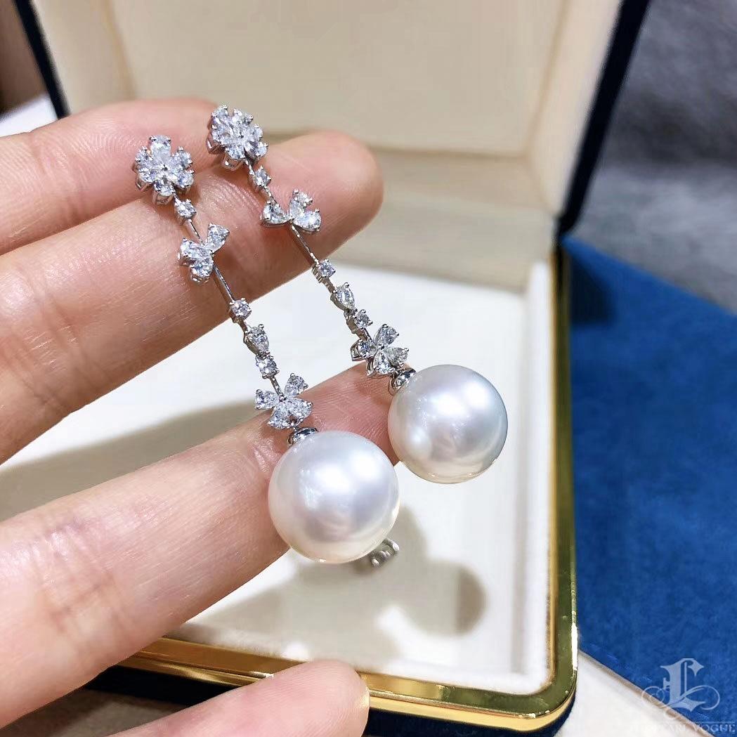 【Vine Symphony】Fleurline Grace Aurora South Sea Pearl Diamond Drop Earrings In New Condition For Sale In New York, NY
