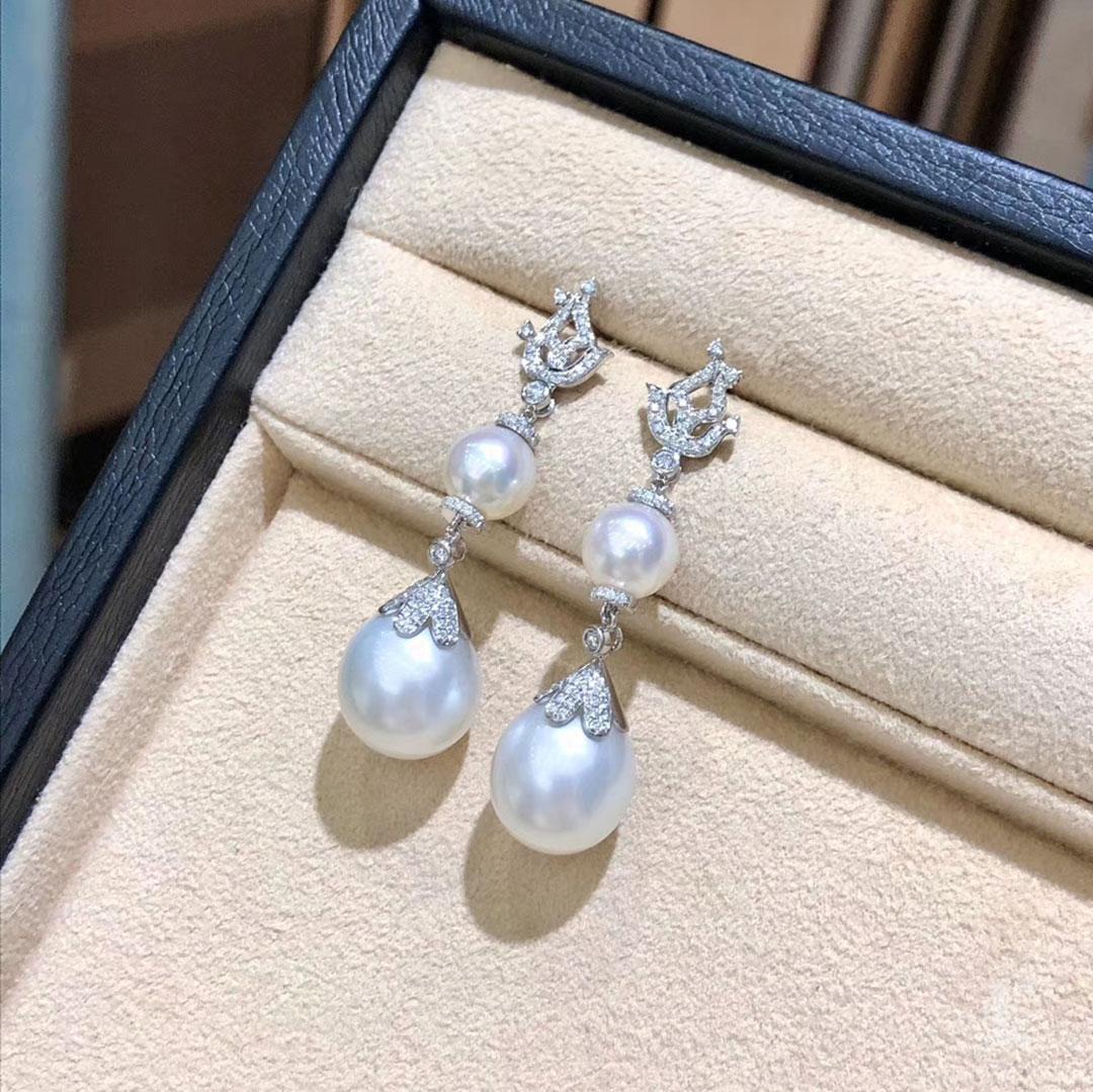 【Crown Radiance】Aurora Empress Flame Diamond South Sea & Akoya Pearl Earrings For Sale 1