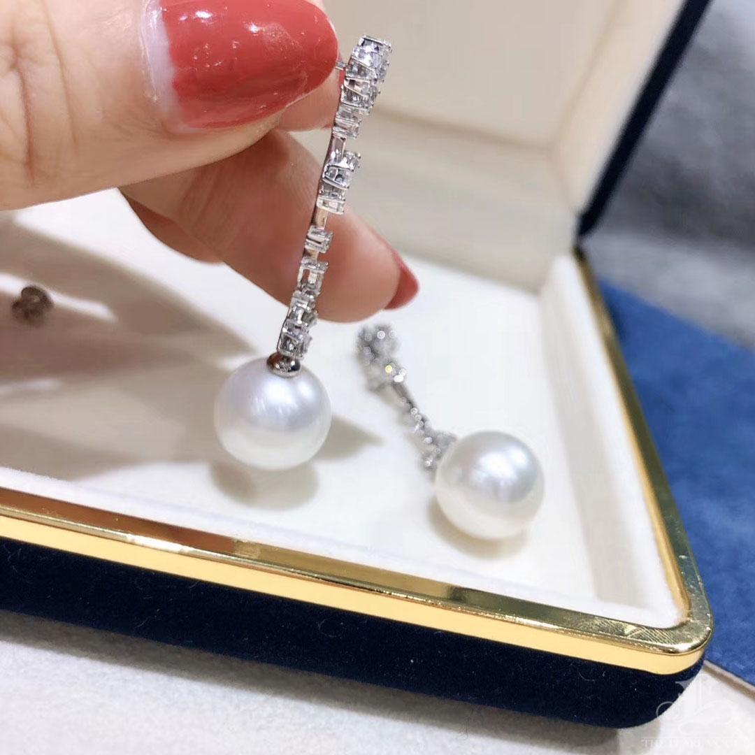 【Vine Symphony】Fleurline Grace Aurora South Sea Pearl Diamond Drop Earrings For Sale 2