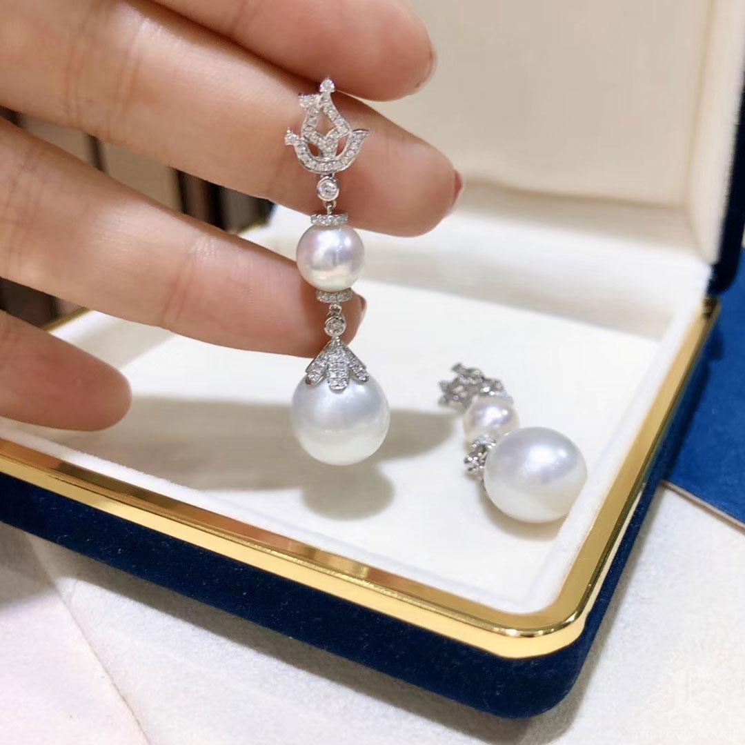 【Crown Radiance】Aurora Empress Flame Diamond South Sea & Akoya Pearl Earrings For Sale 5