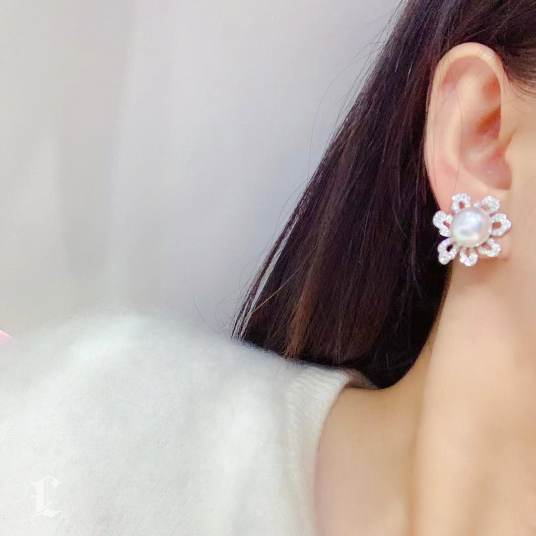 Uncut 【Vine Symphony】Blossom Halo Aurora South Sea Pearl & Diamond Earrings For Sale