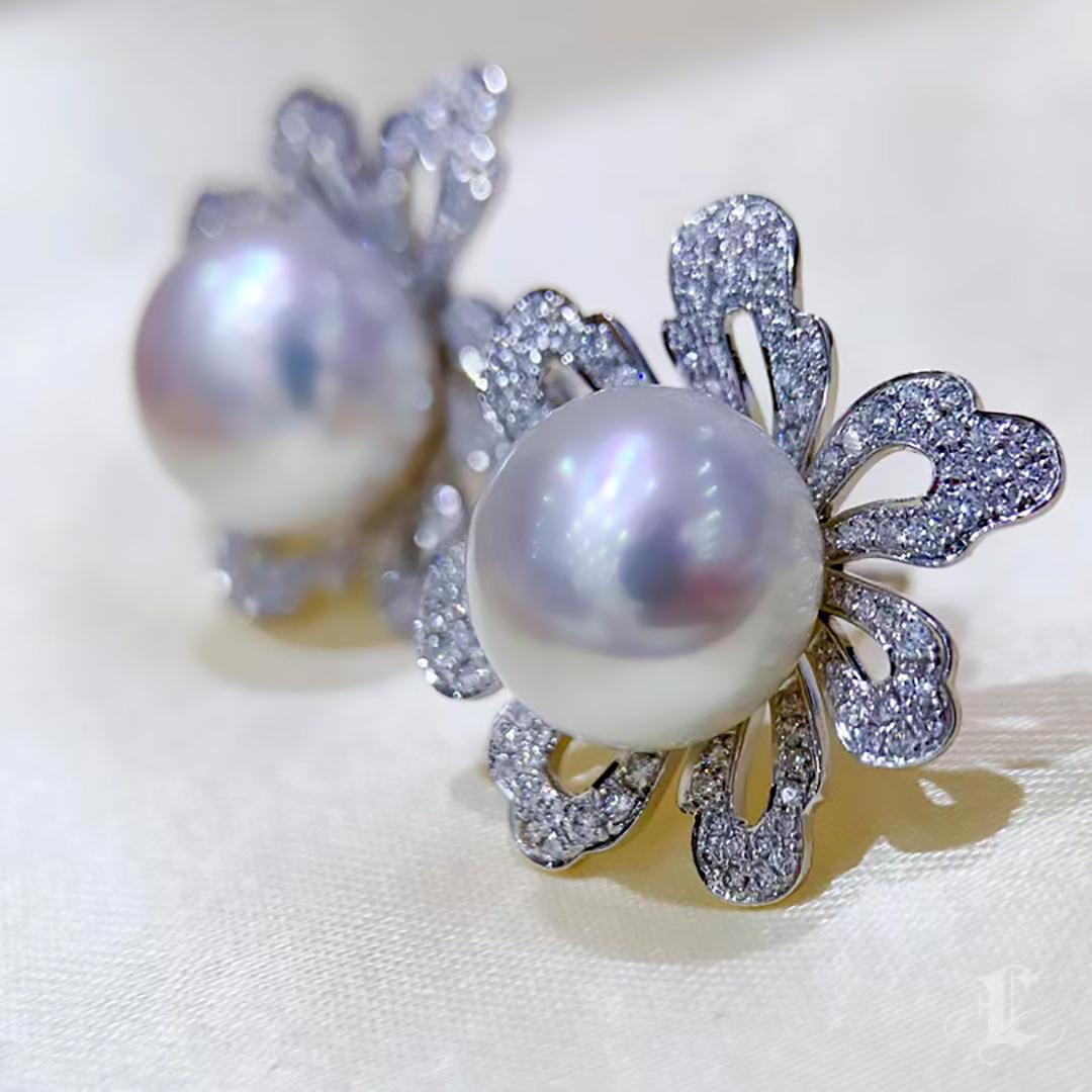 【Vine Symphony】Blossom Halo Aurora South Sea Pearl & Diamond Earrings In New Condition For Sale In New York, NY