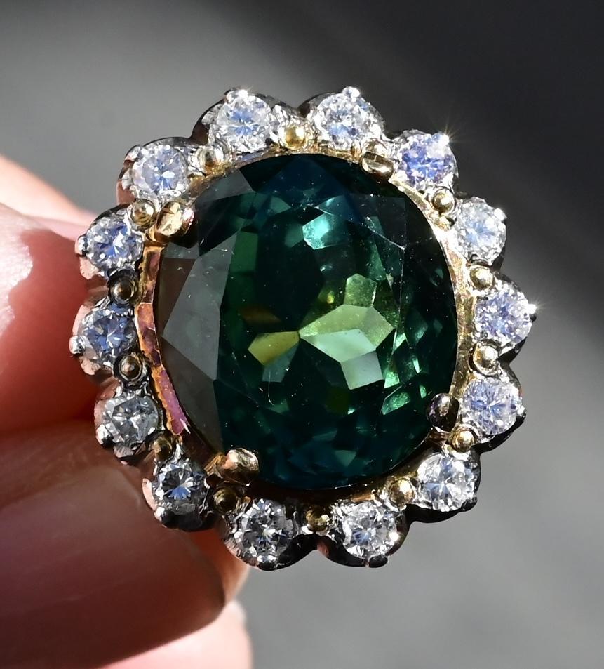 18K Gold 11.77ct Green Tourmaline & Diamond Halo Ring – 12.75g, Size 5.25 3