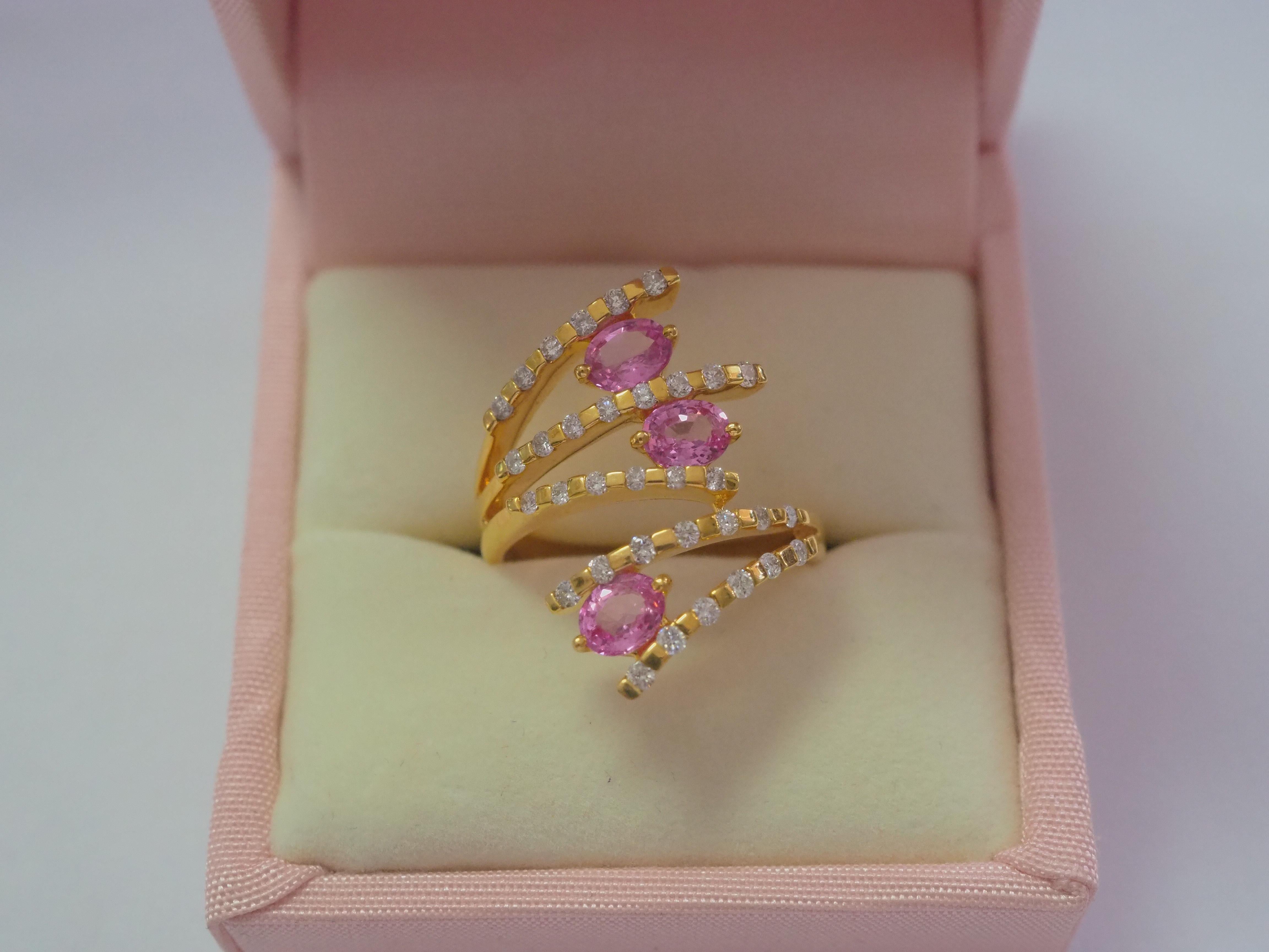 18K Gold 1.19ct Pink Sapphire & 0.43ct Diamond Flower Cluster Ring For Sale 3