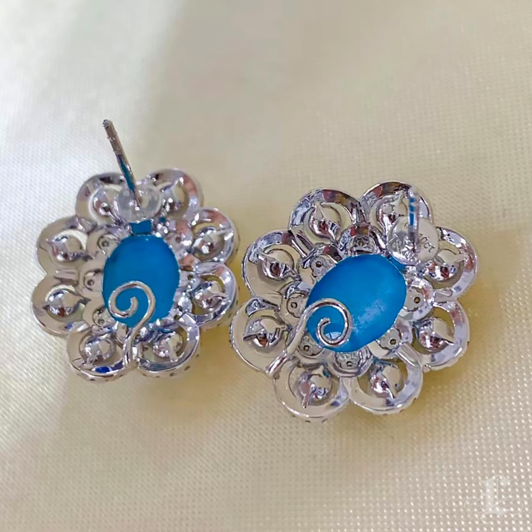 【Caelmare】Lustre Bloom Turquoise & Akoya Earrings For Sale 2