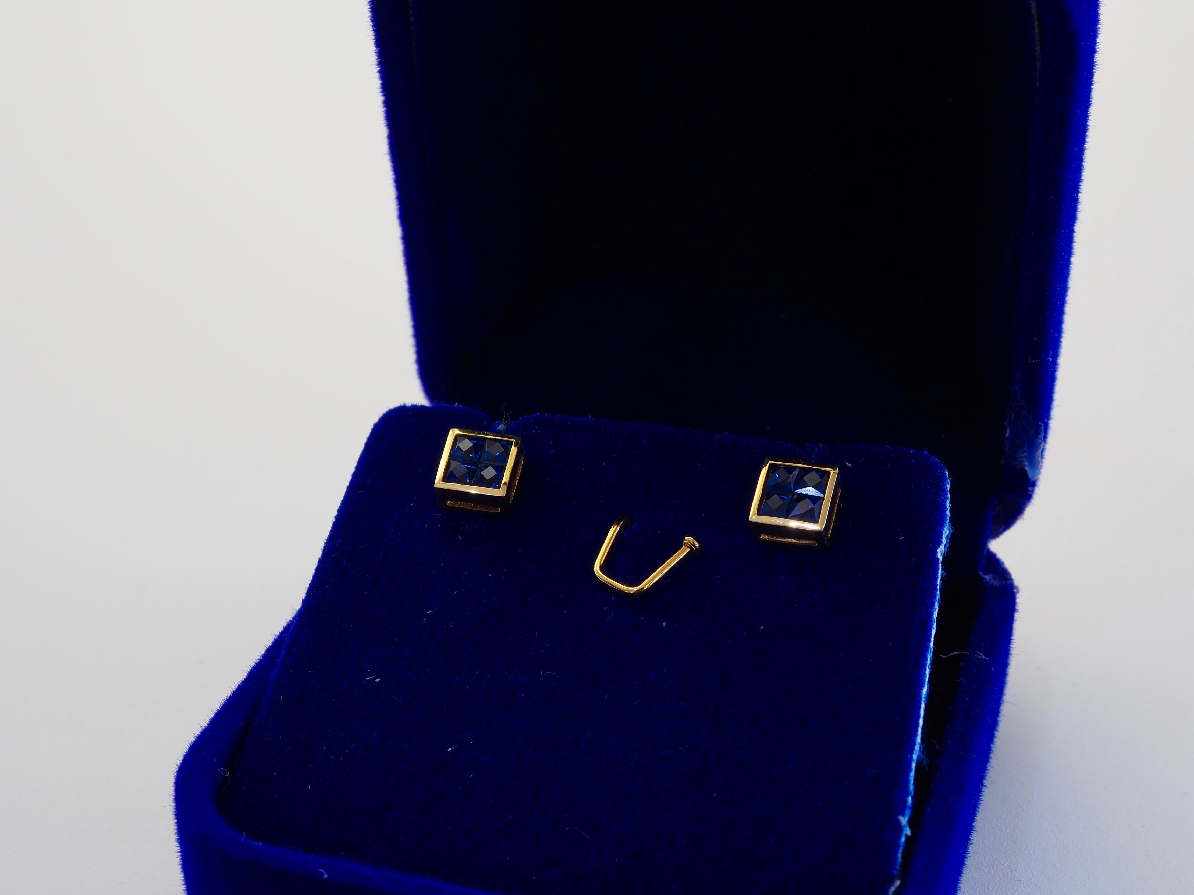 18K Gold 1.20ct Squared Blue Sapphires Stud Earrings For Sale 4