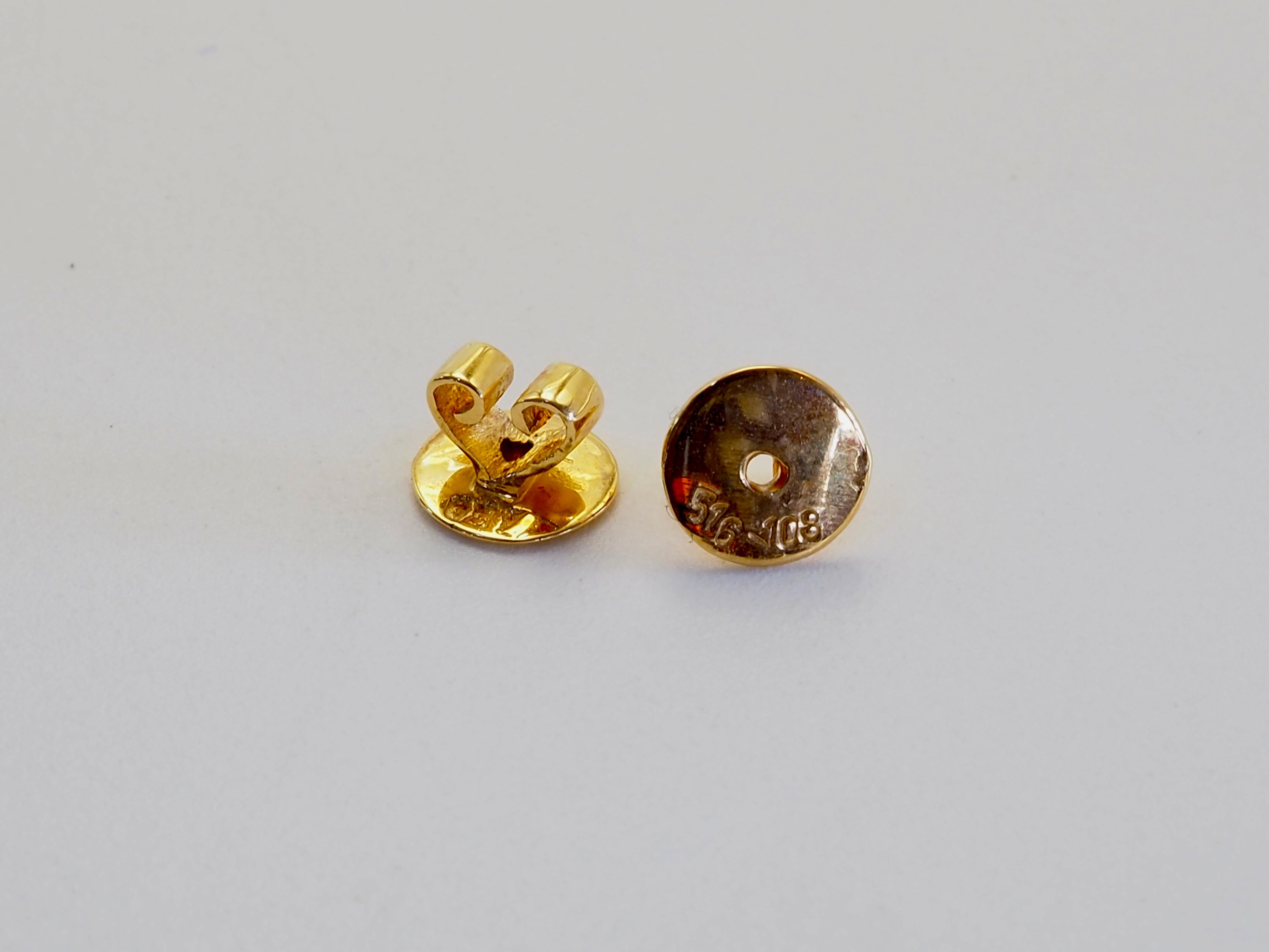 18K Gold 1.20ct Squared Blue Sapphires Stud Earrings In New Condition For Sale In เกาะสมุย, TH