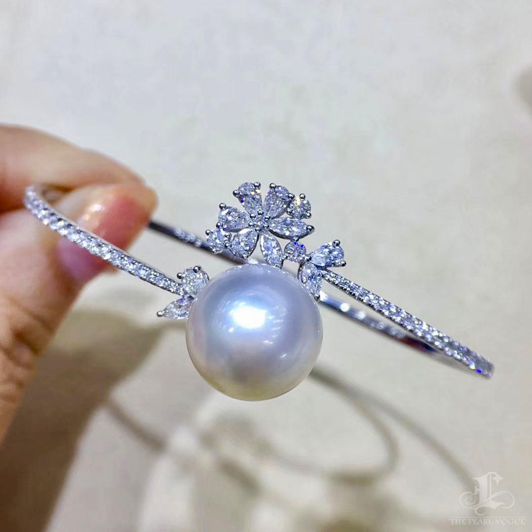 Sinfonia di Vine】 Bracciale di diamanti con perle dei mari del sud Aurora in fiore In condizioni Nuovo in vendita a New York, NY